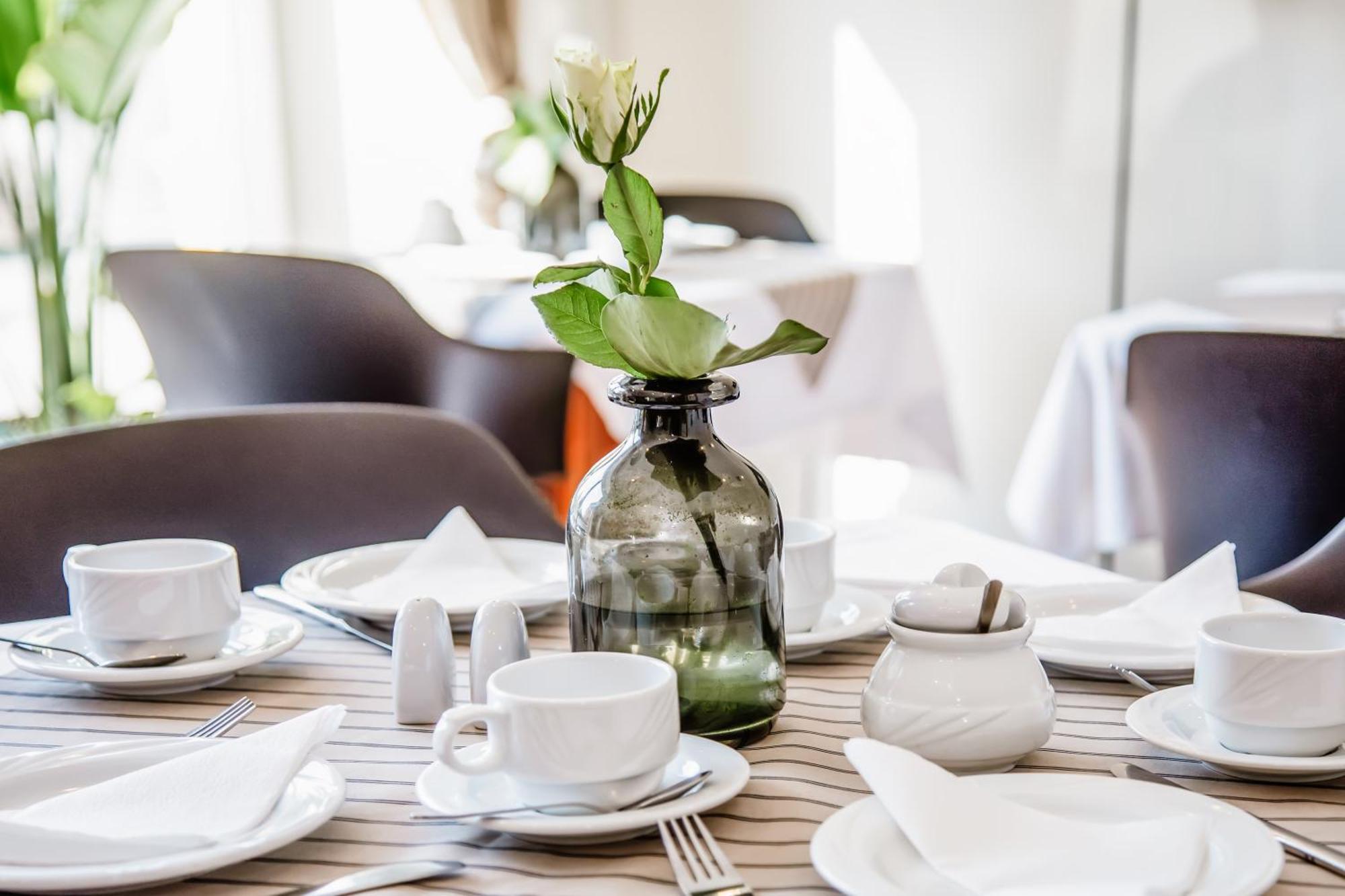 Hotel Und Restaurant Gartenstadt Erfurt Bagian luar foto