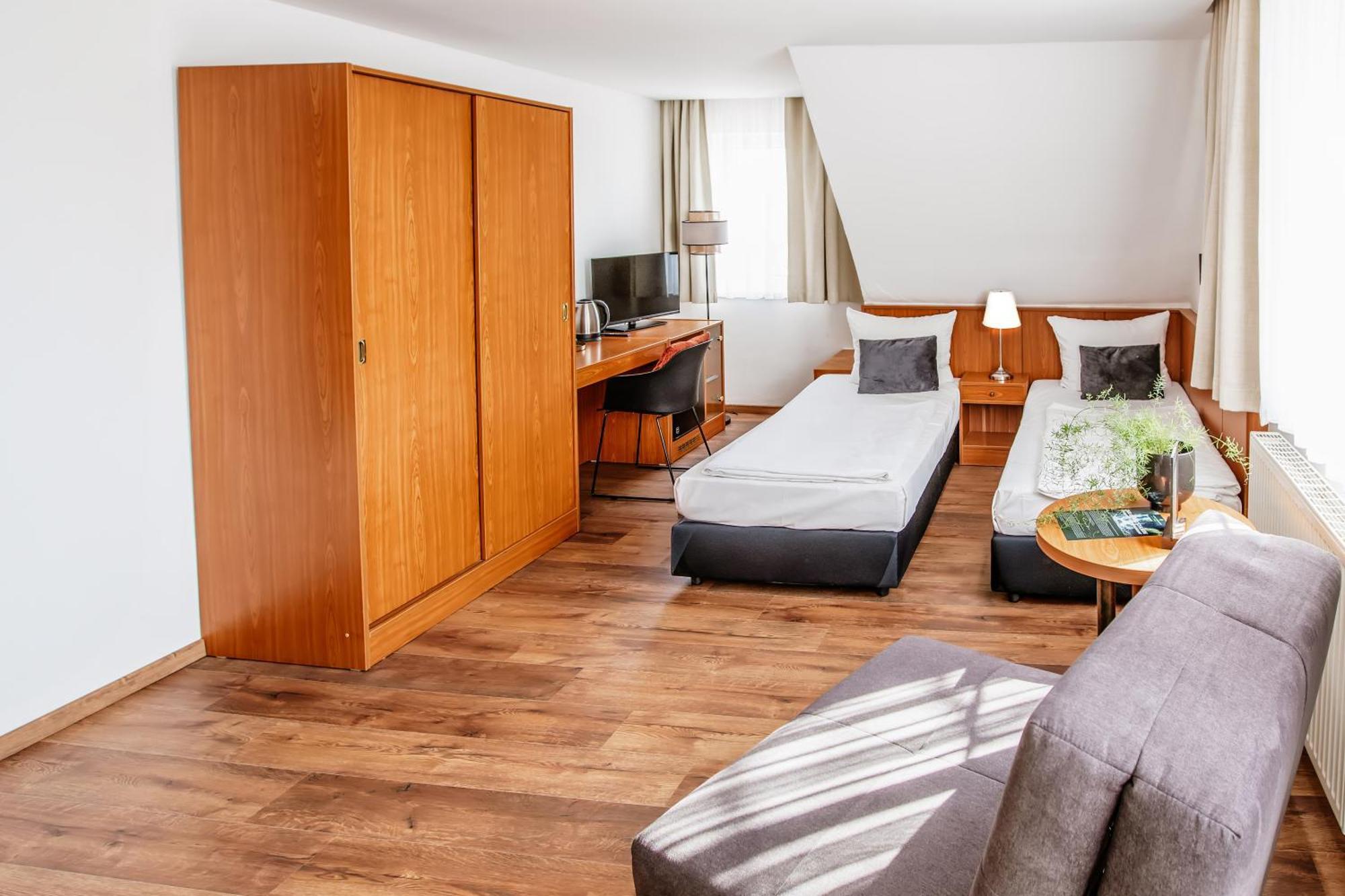Hotel Und Restaurant Gartenstadt Erfurt Bagian luar foto
