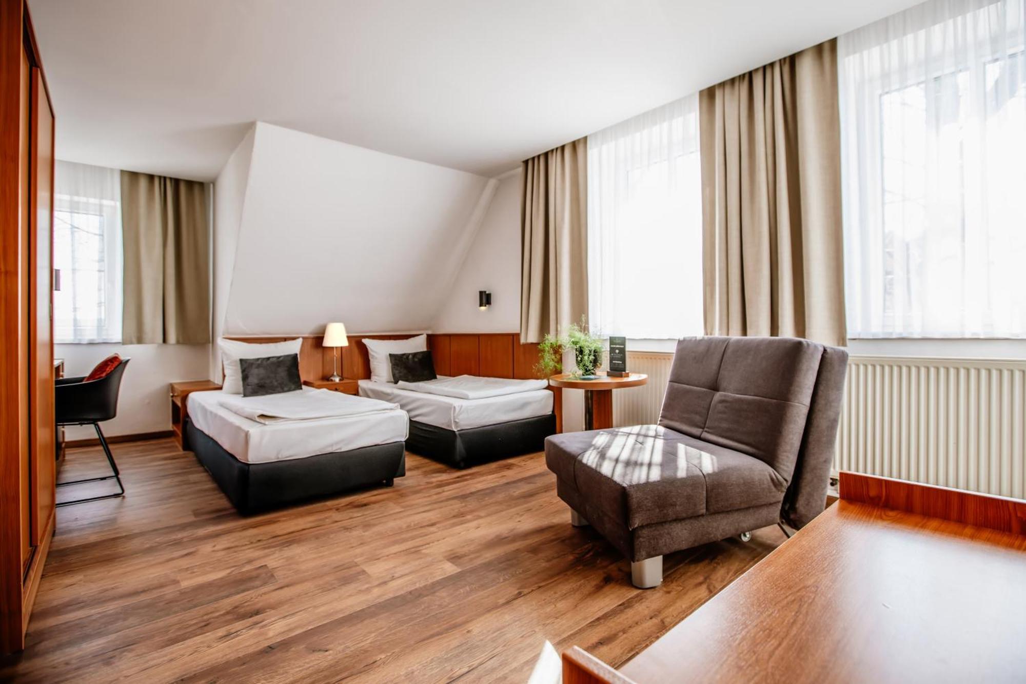 Hotel Und Restaurant Gartenstadt Erfurt Bagian luar foto