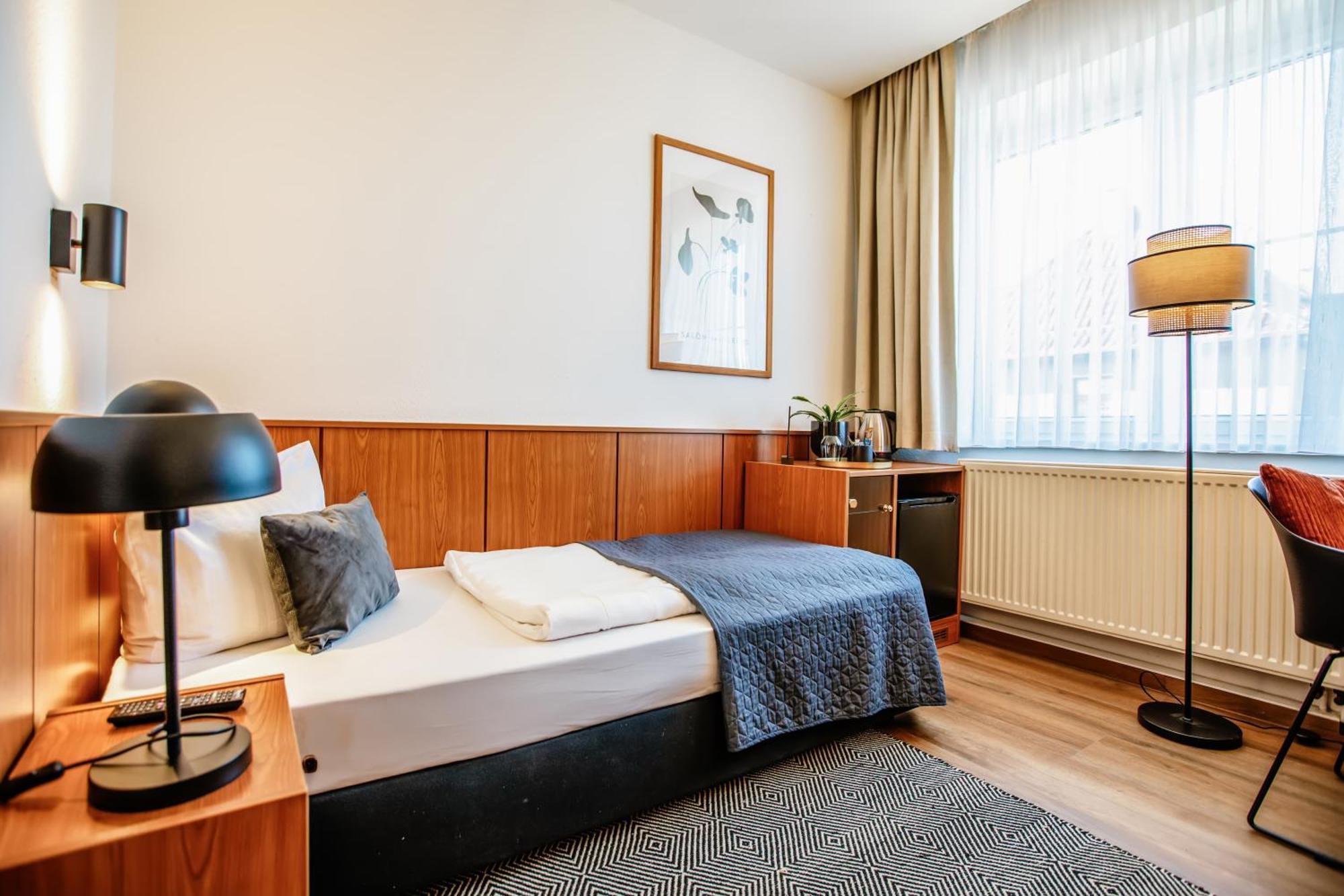 Hotel Und Restaurant Gartenstadt Erfurt Bagian luar foto