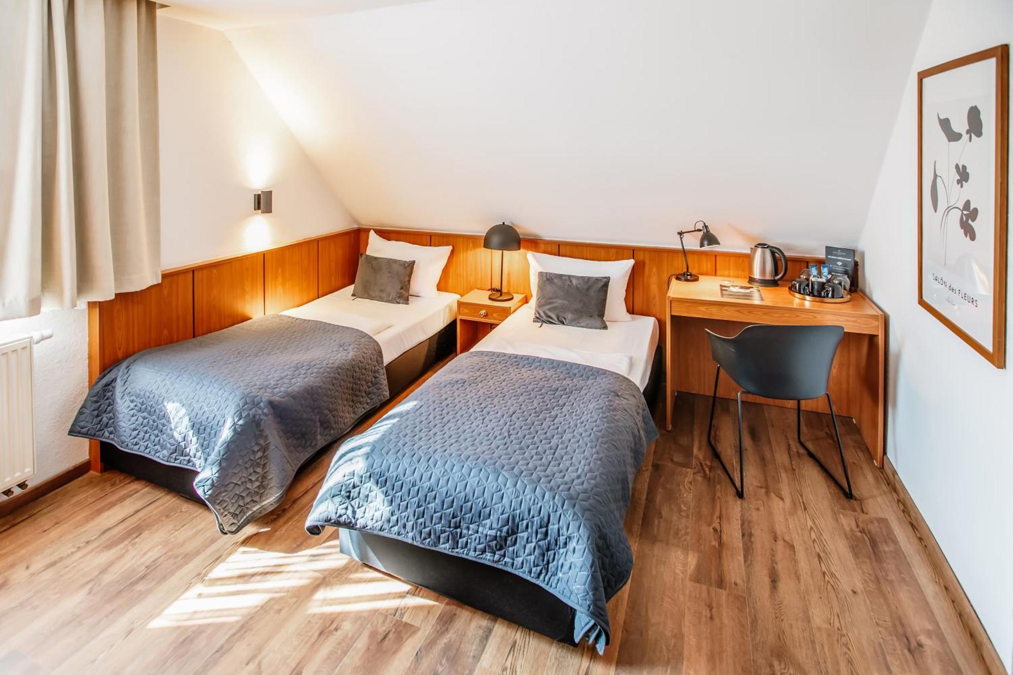 Hotel Und Restaurant Gartenstadt Erfurt Bagian luar foto